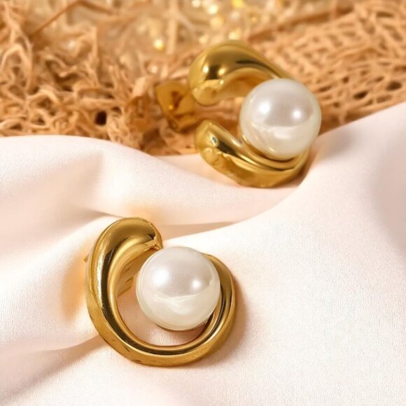 🆕Modern Classic 18K Gold Plated Faux Pearl Earrings | Dainty Chic Minimalist - Picture 8 of 12